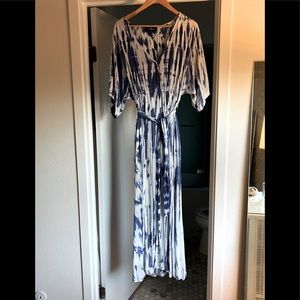 🔥Lulu’s maxi dress medium